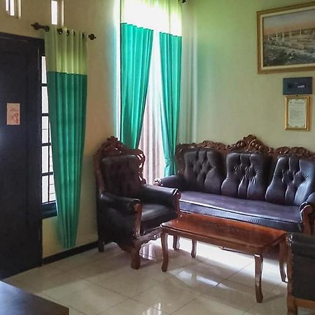Hotel Baitussafar Ummi 1 Syariah Malang Zewnętrze zdjęcie