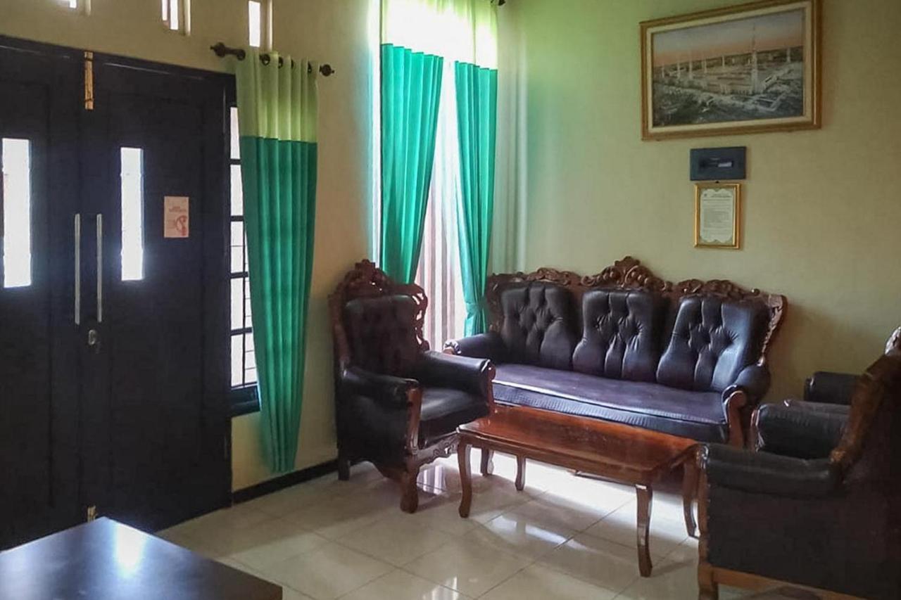 Hotel Baitussafar Ummi 1 Syariah Malang Zewnętrze zdjęcie
